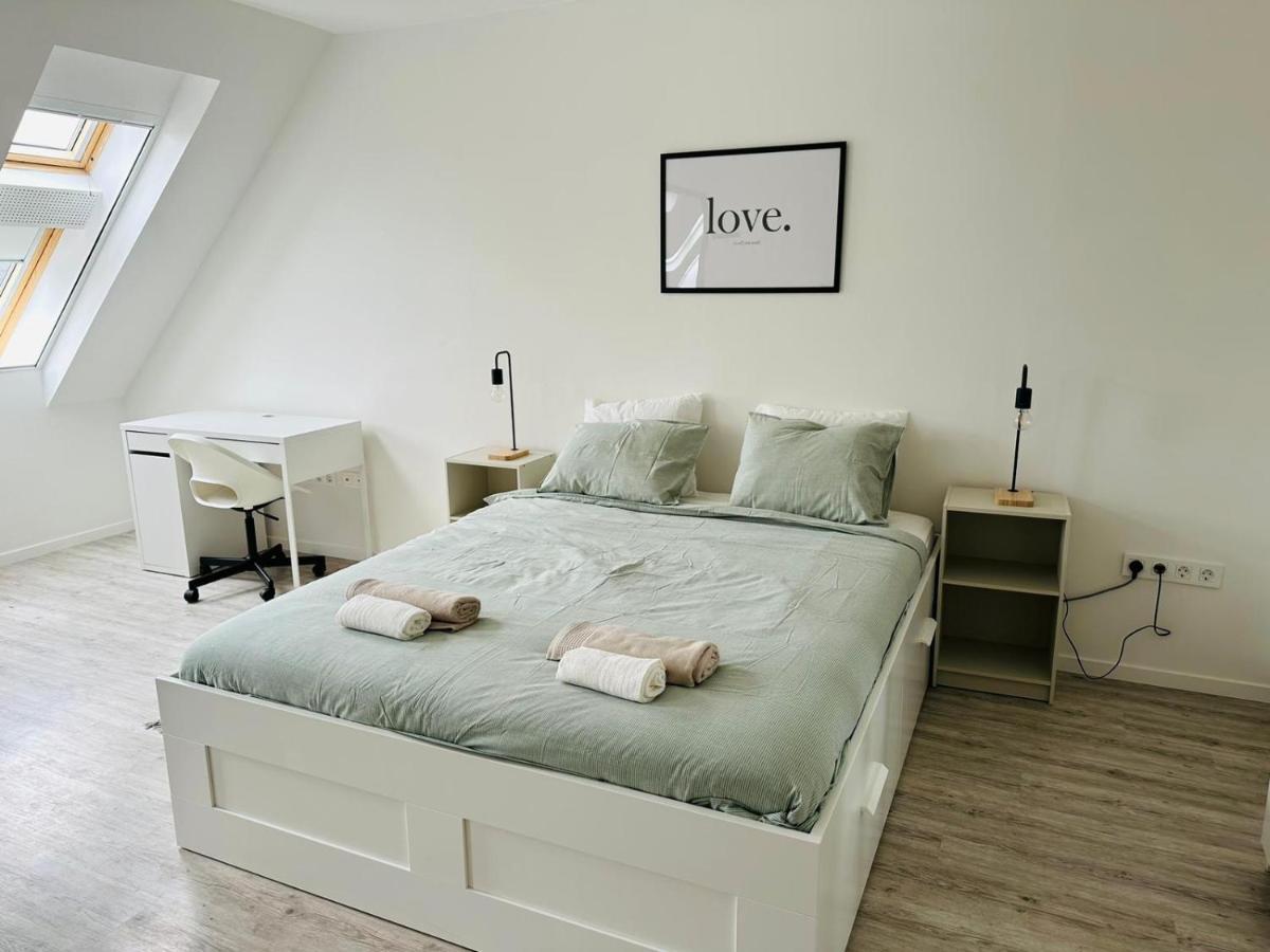 Palace Quarter 1 Peaceful Modern Central Top Floor Apartment Budapest Exterior photo
